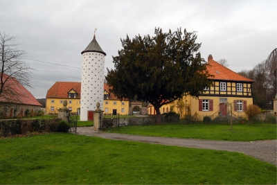 Der Taubenturm von Schloss Hünnefeld