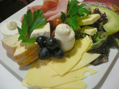 Käse, Schinken, Obst