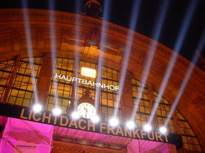 Hauptbahnhof in Frankfurt/Main,nachts ... illuminiert