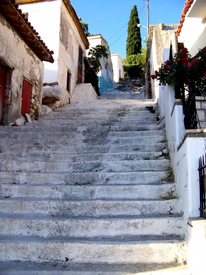 Samos-Stadt, Steiler Aufstieg