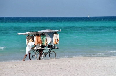 Verkäufer an Strand von Varadero