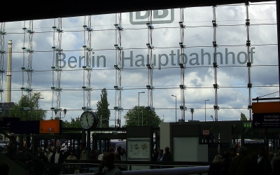 Gespiegelter Hauptbahnhof
