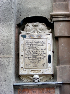 Gedenktafel an der Peterskirche in München