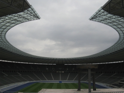 Berlin, Dunkle Wolken überm Olympiastadion