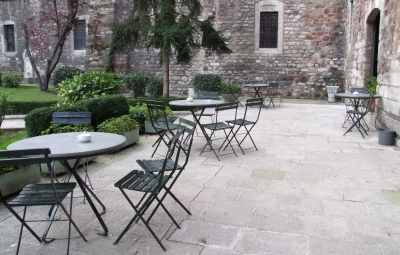Gartencafé in der Hagia Sofia