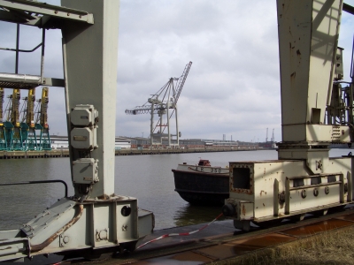Im Dock des Hamburger Hafens