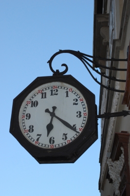 Uhr