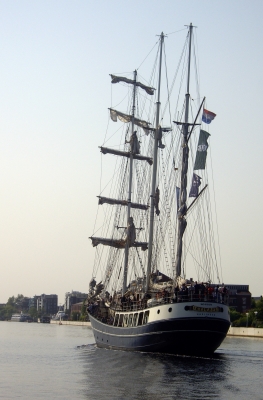 Wilhelmshaven - Einfahrt Segelschiff