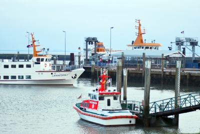 Schiffe am Langeooger Hafen....