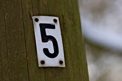 Schild "5"