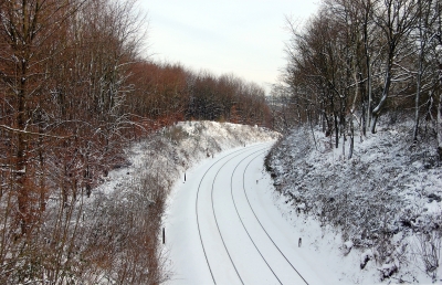 winterliche Bahnstrecke