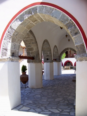 Samos, Klostergang