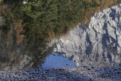 Der Berg in der Pfütze