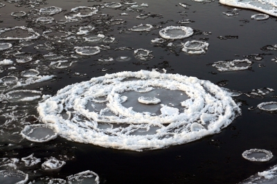 Eisschollen auf der Weser 2