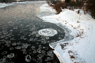 Eisschollen auf der Weser 4