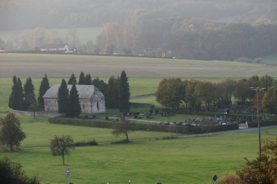 Friedhof Merenberg, Blick von der Burgruine herab