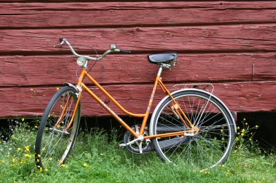 Fahrrad am Ferienhaus in Schweden