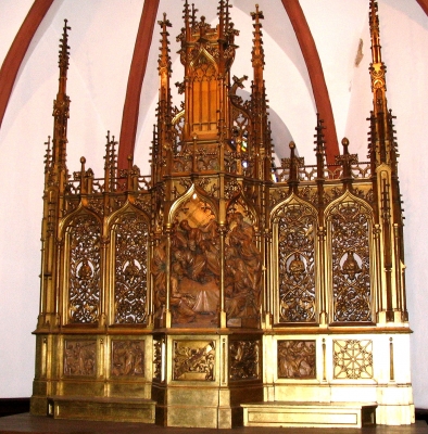 Filigrane Altarwand