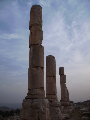 Jordanien - Säulen in Jaresch