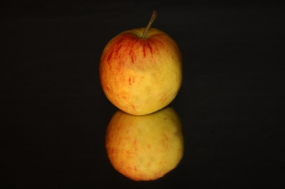 Apfel auf Spiegel - lecker
