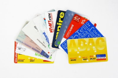 Kreditkarten versus Scheckkarten