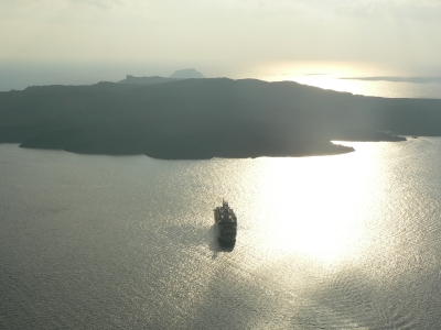 Schiff vor Santorin