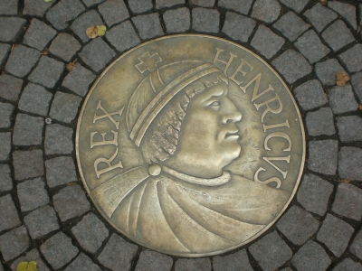 Relief HeinrichI. auf dem Heinrichsplatz in Meißen