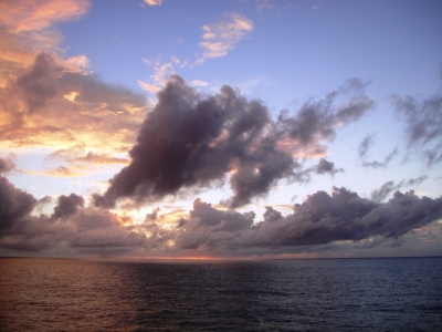 Sonnenaufgang über dem Meer 3