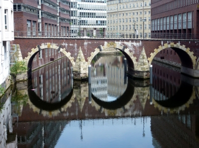 Eine Brücke in Hamburg
