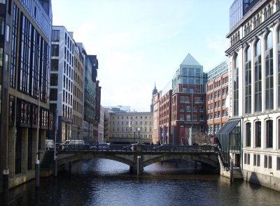 Häuser am Kanal in Hamburg