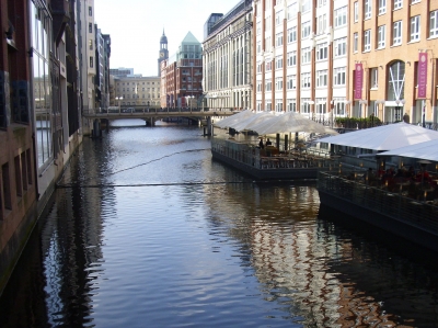 Häuser am Kanal in Hamburg