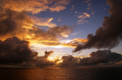 Sonnenaufgang über dem Meer 6
