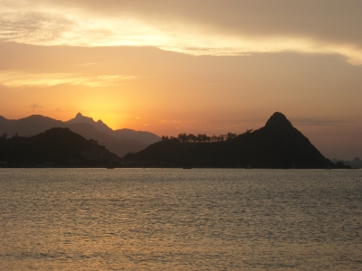 Sonnenuntergang über de Guanabara Bucht bei Rio de Janeiro