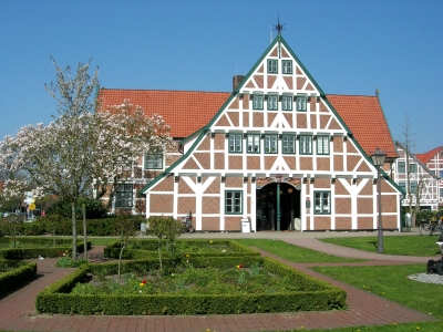 Das hübsche Rathaus in Jork im Alten Land: