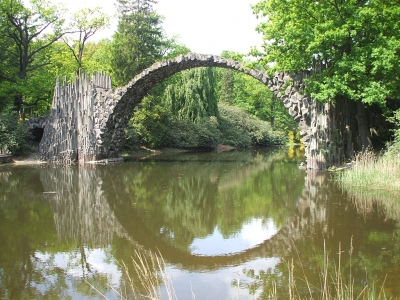 Basaltbrücke im Rhododendronpark Kromlau