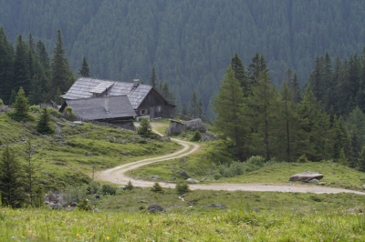 Almhütte im 6 Uhr morgens