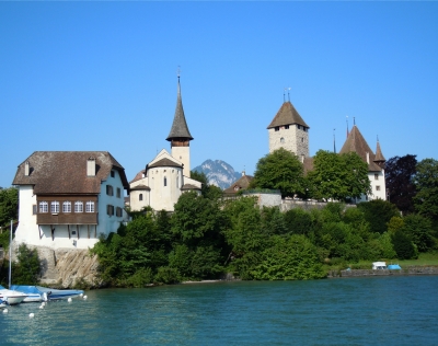 Schloss und -kirche Spiez