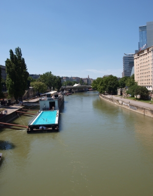 Badeschiff in der Donau