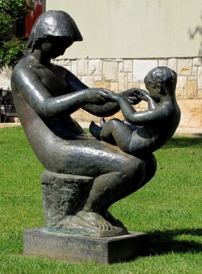 Mutter mit Kind (Porec)