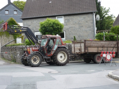 Trecker mit Wagen