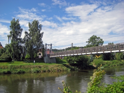 Drahtseilhängebrücke über die Mulde zwischen Rochlitz und Zaßnitz