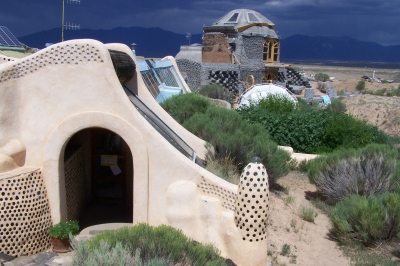 "Earthship" - Low-energie-house in der Nähe von Taos (New Mexico)