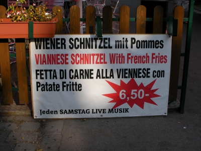 Gasthausschild Wiener Schnitzel mit Pommes