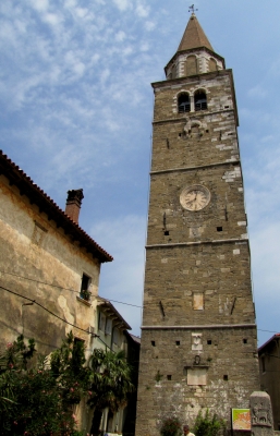Buje (Istrien), Pfarrkirche Sv. Servola