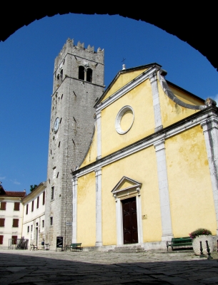 Motovun (Istrien), Glockenturm und Stephanskirche