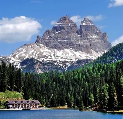 Bergmassiv am Lago Antorno in Südtirol