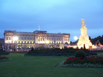 beleuchtetes Schloss