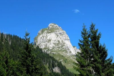 Markanter Ochsenkopf am Pragelpass
