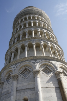 der schiefe Turm von Pisa einmal ganz anders