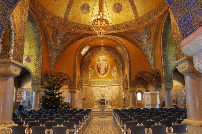 Kirchenschiff mit Altar - Erlöserkirche Gerolstein